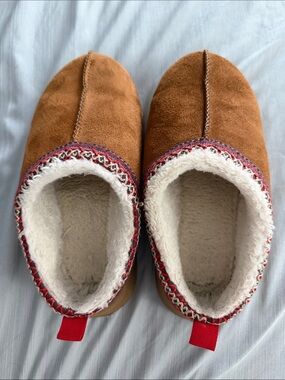 Cozy Brown Suede-Look Slip-On Slippers with Faux Fur Trim